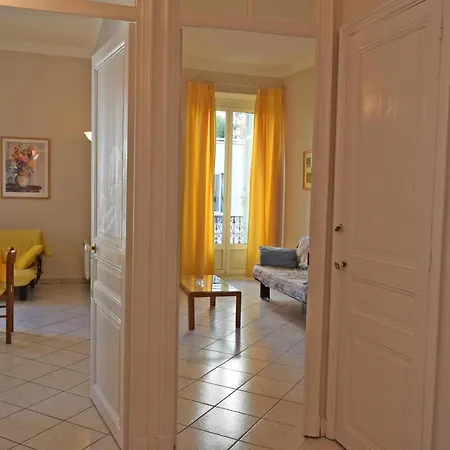 Mimosa 1 * Cannes