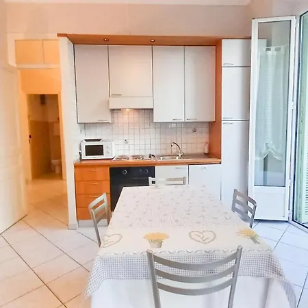 Mimosa 1 Apartment *